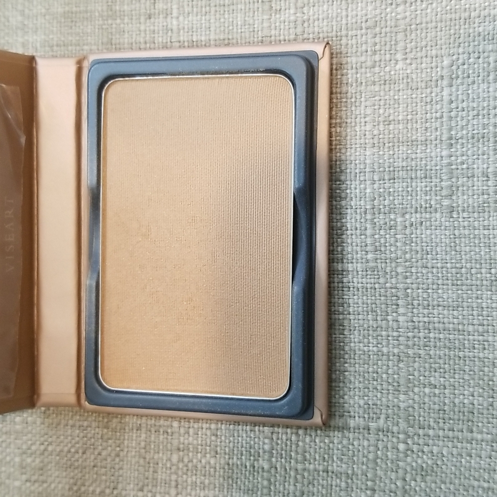 Bronzer (gently used) - Picture 4 of 4